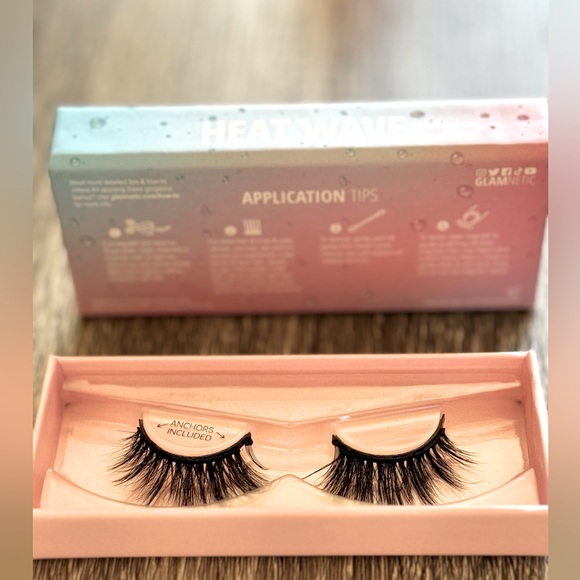 Glamnetic Heat Wave magnetic lashes - Picture 2 of 4